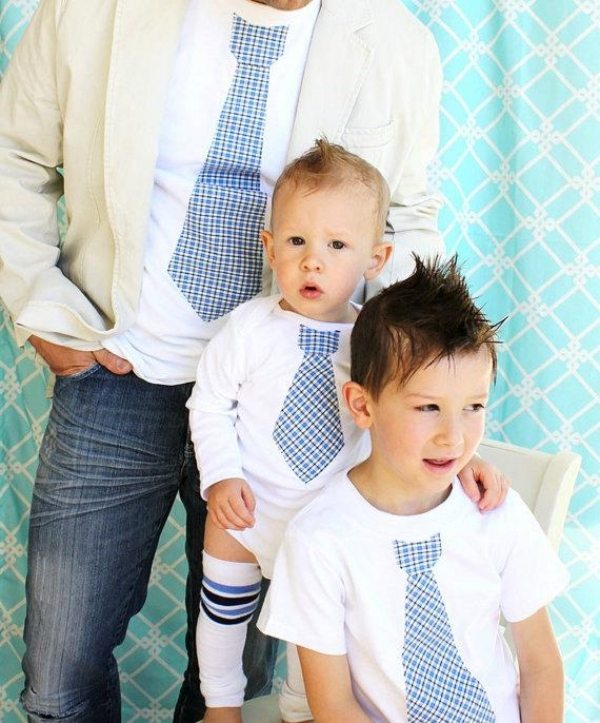 Papa-Kinder-im-gleichen-Stil-mit-bester-Funktionalität-gekleidet
