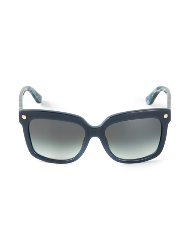  Sonnenbrillen-mit-weißem-Bügelanschlag-dunkle-Bügel