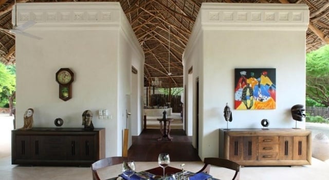 Swahili-Stil-dekorierte-mit-moderner-Kunst-geschmückte-geräumige-Suiten