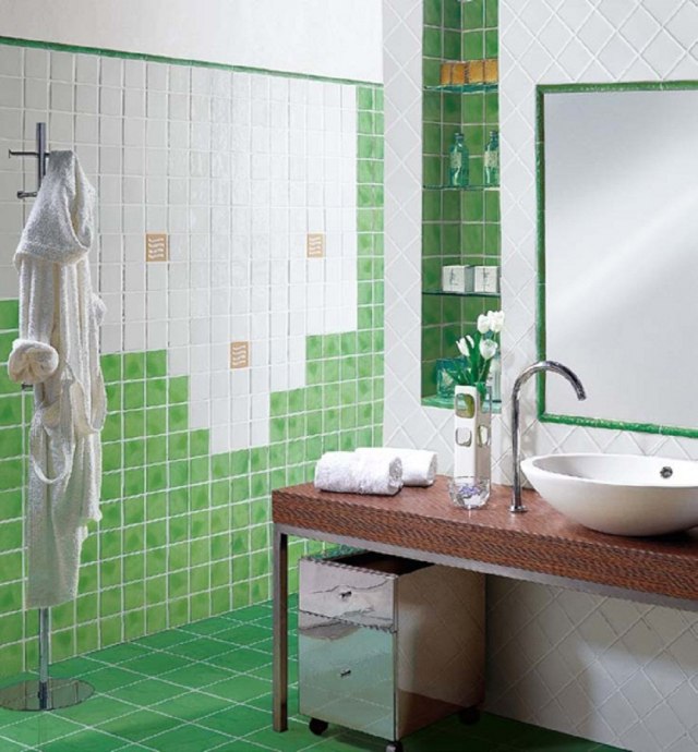 Wandgestaltung-Badezimmer-Fliesen-keramisch-Wohnraumfarben-weiß-grün