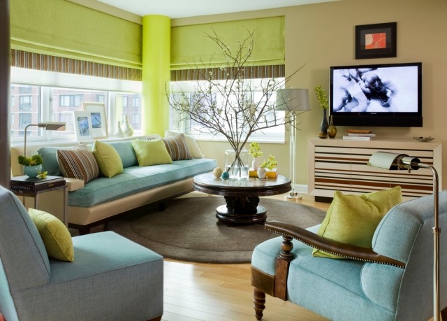 Wohnzimmergestaltung-hellblau-olivengrün-kombinieren-wohlich