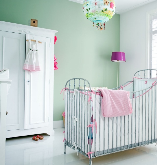 Zarte-Wände-Grün-an-die-Farbe-von-Eiscreme-erinnert-ideen-für-wände-babyzimmer