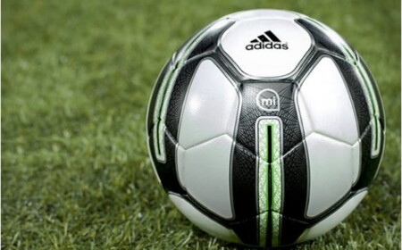 Ball von Adidas