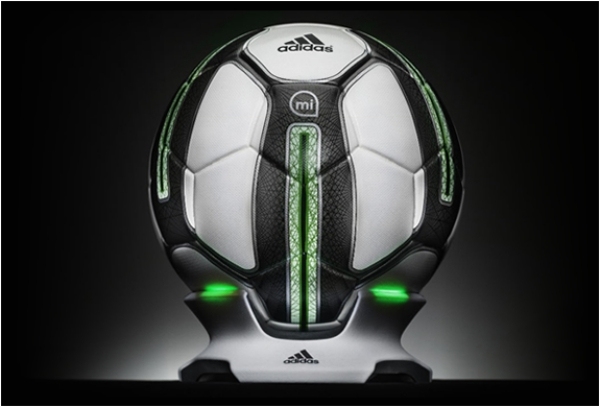 adidas-micoach-smart-handy-sensoren-ball