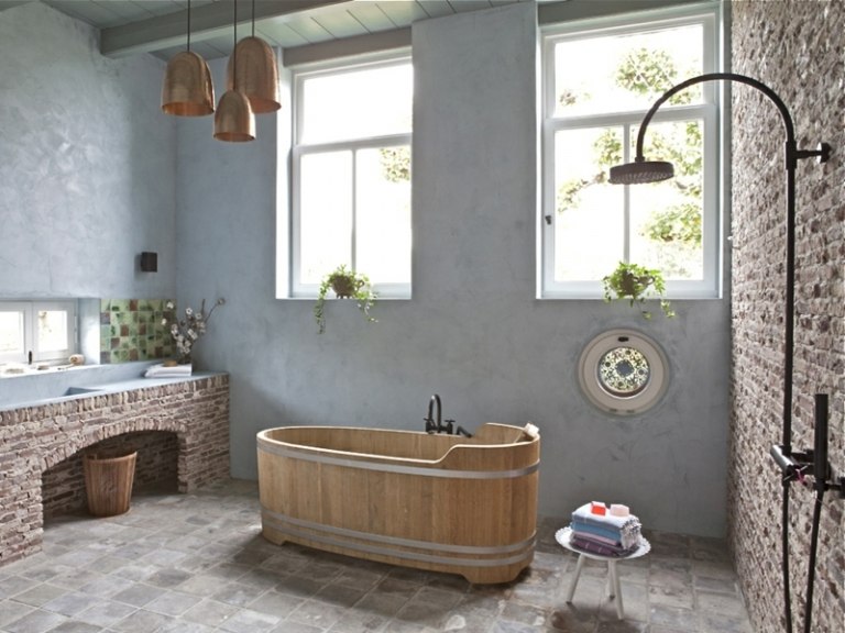 badezimmer einrichten klinker wand design putz badewanne holz rustikal