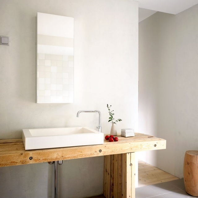 badezimmer-gestalten-ideen-skandinavisch-naturholz-waschtisch