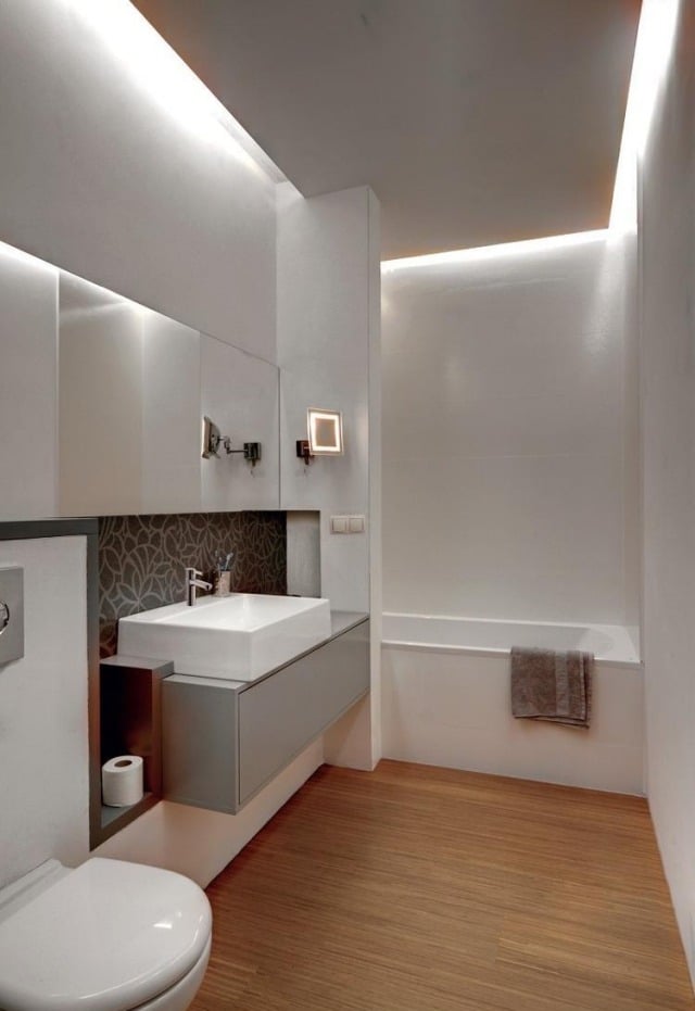 badezimmer modern einrichten abgehaengte-decke-indirekte-beleuchtung