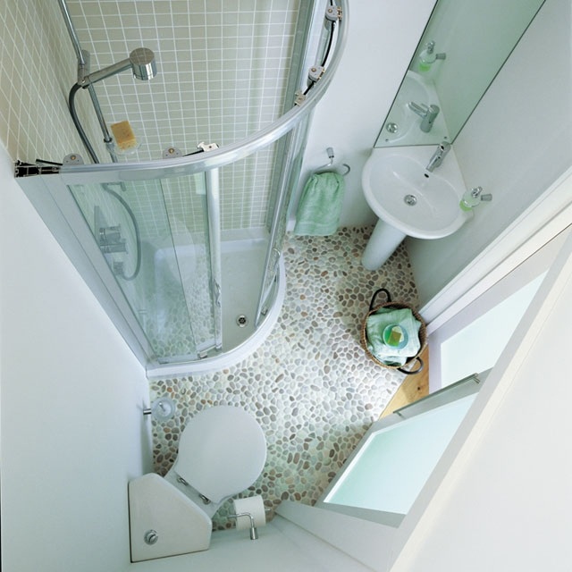 badezimmergestaltung-ideen-kleine-bader-duschkabine-ecke-schiebetueren