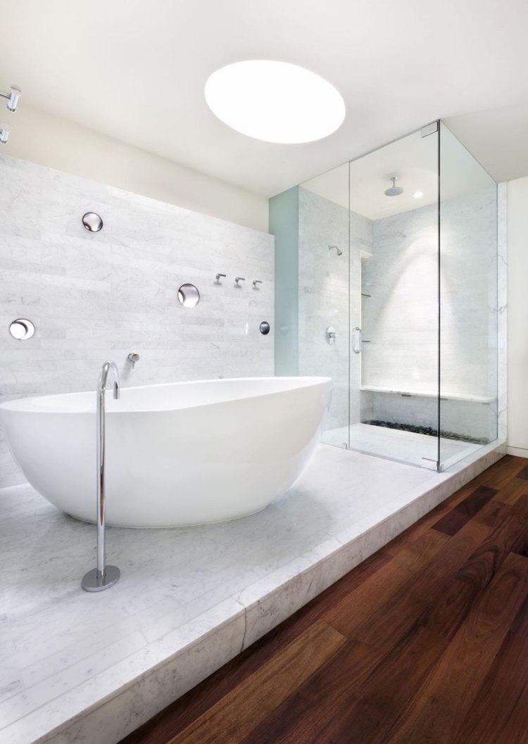 Badezimmergestaltung Ideen -modern-minimalistisch-badewanne-freistehende-oval