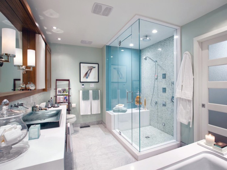 Badezimmergestaltung Ideen -modern-weiss-frisch-dusche-glaswand