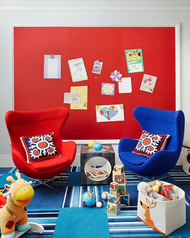 farben-im-kinderzimmer-einrichten-ideen-kuschelige-möbel-textilien-spielzeuge