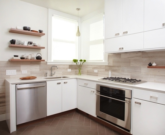 großformatfliesen-marmor-effekt-küchenrückwand-gestalten-ideen