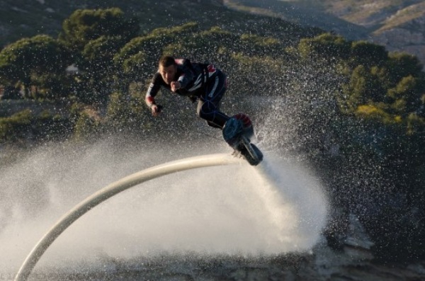 hoverboard-runde-luft-wasser-strom-extrem