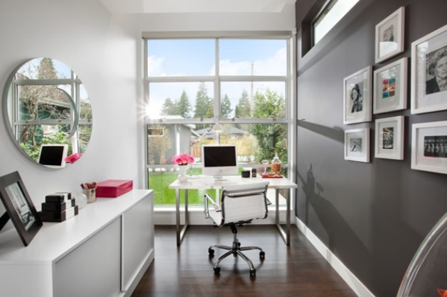 innendesign-ideen-home-office-helle-farben-weiß-grau-wandkunst-bilder
