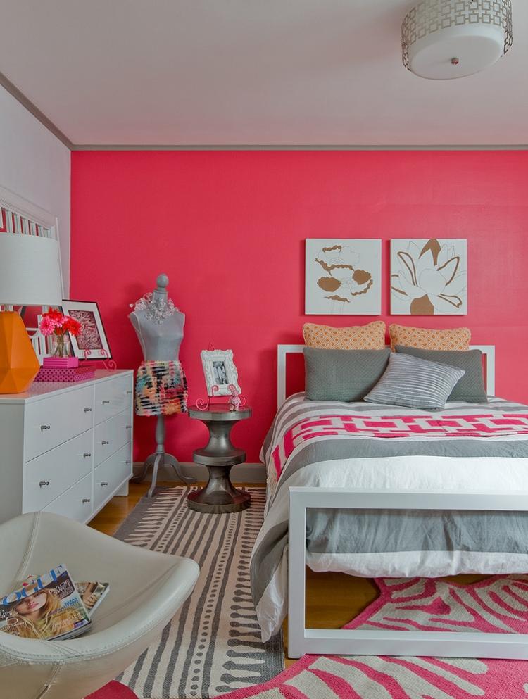 Jugendzimmer gestalten -wanddeko-madchen-koralle-wandfarbe-weisse-moebel-graue-dekorationen