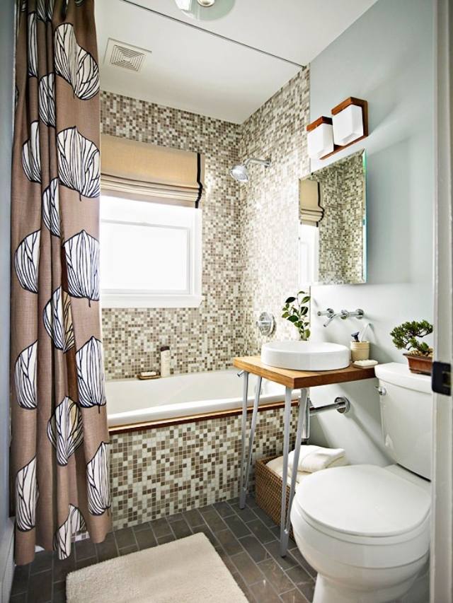 kleines-bad-gestalten-ideen-mosaik-braun-beige-kleiner-waschtisch