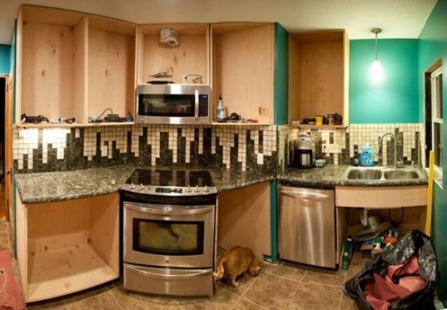 küchenrückwand-grafische-muster-pixel-artig-schwarz-weiß-mosaik-fliesen