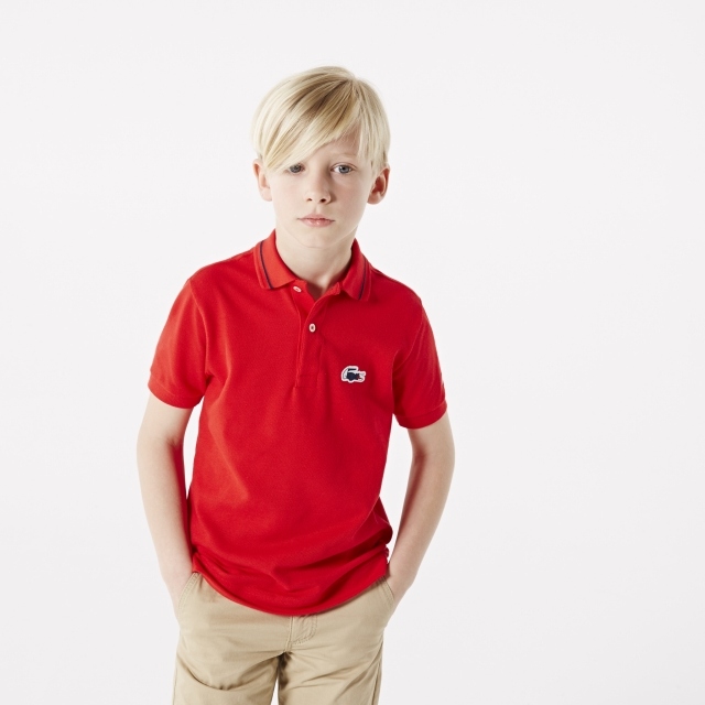 lacoste-Jungenkleidung-sommer-outfits-rotes-poloshirt-mit-logo