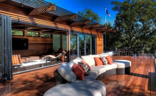 laminatboden-terrasse-designer-möbel-polster-auflagen-kissen-moderne-muster