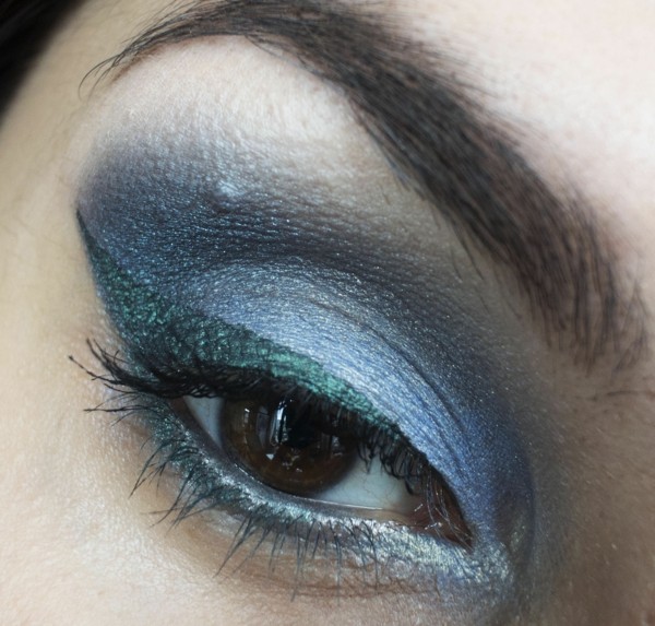 lidstrich eyeliner grün metallic lidschatten blau grau