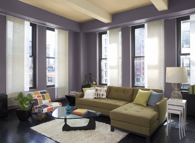 Wohnzimmer Wandfarbe auswählen grasgrünes Sofa