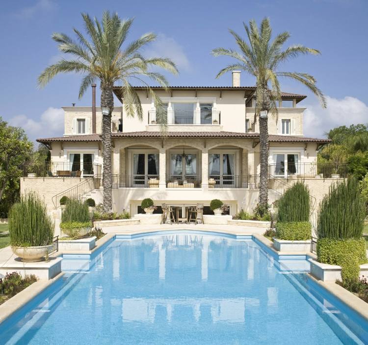 luxusvilla designs weiss-mediterran-palmen-pool