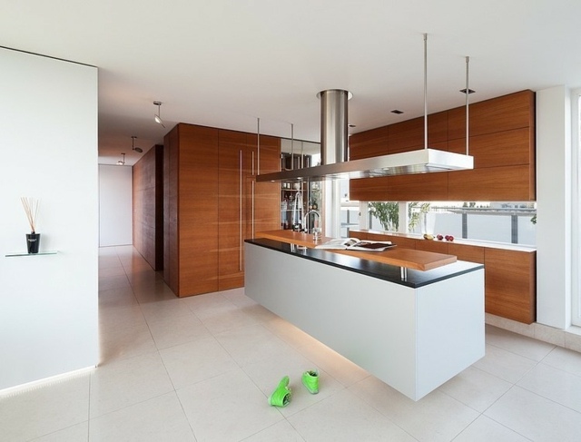 Einbauküche freistehende Kücheninsel weiß Gestaltungsideen