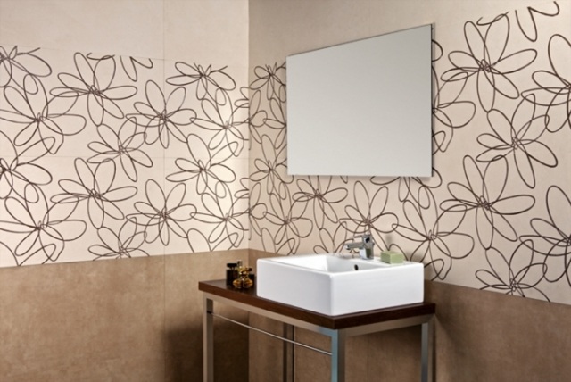 moderne fliesen badezimmer creme-braun-florale-motive