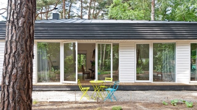  modernes waldhaus-potsdam-veranda-glastueren