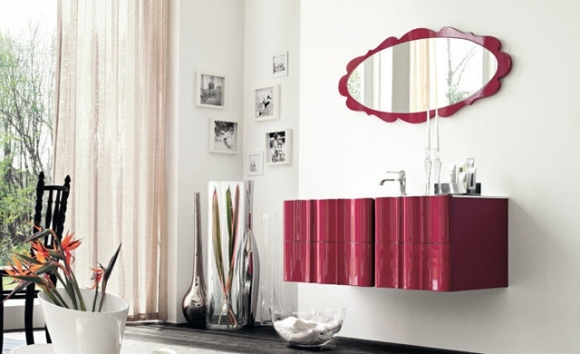 pink-hochglanz-Korpus-waschbecken-unterschrank-spiegel-rahmen-dekorativ