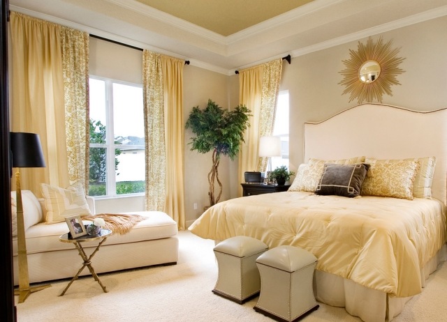 schlafzimmer-gardinen-vorhange-gold-creme-gelb-kombination