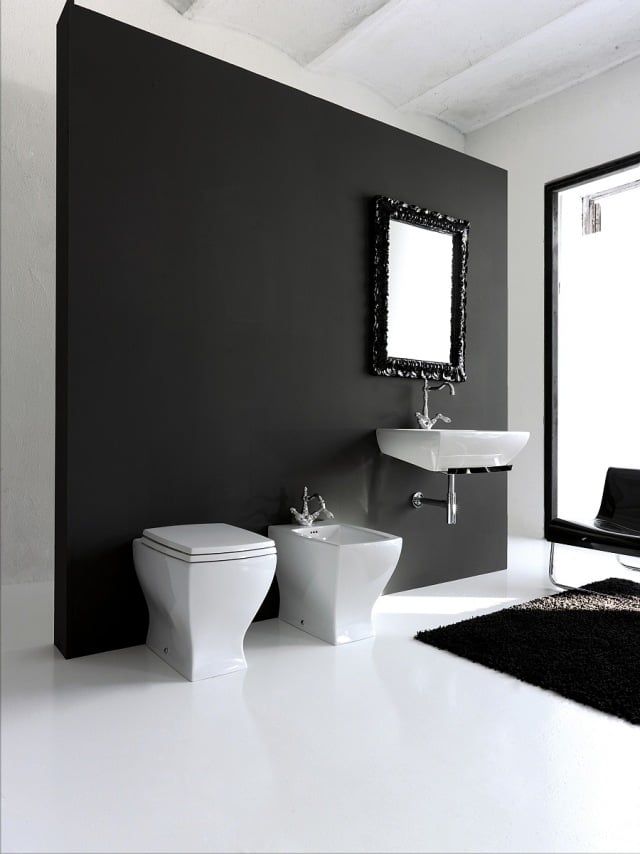 schwarz-weiß-kontraste-badezimmer-ideen-trendy-dekor-sanitär-zubehör