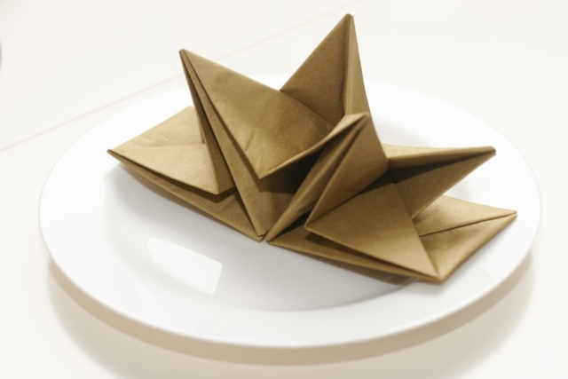 stern-origami-falttechnik-servietten-anlässlich-geburtstags-hochzeit-jubiläums