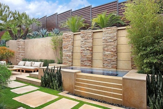 trittsteine-Betonplatten-Wasserspiele-Garten-Sichtschutz-Ideen