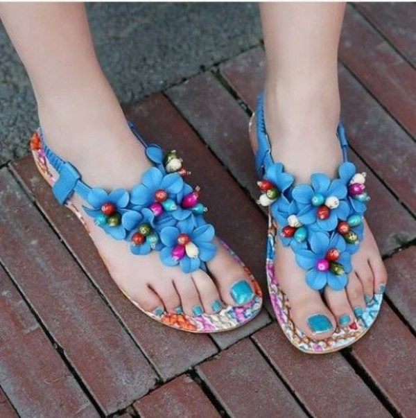 verziert-sandaletten-mode-sommer-blau-steine