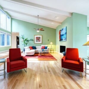 wände streichen pastell gruen minze wohnzimmer interieur komfort
