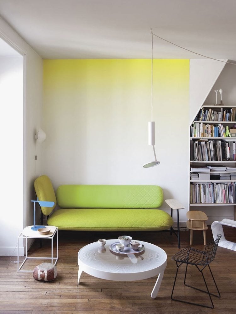 wand-streichen-ideen-ombre-effekt-gelb-weiss-wohnzimmer