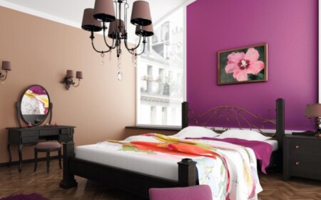 wandfarbe-schlafzimmer-2014-radiant-orchid-beige-parkettboden