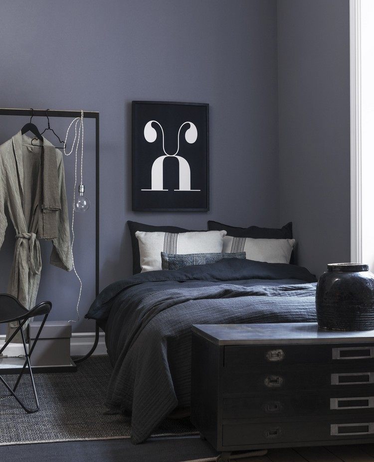 wandfarbe-schlafzimmer-grau-schwarze-moebel