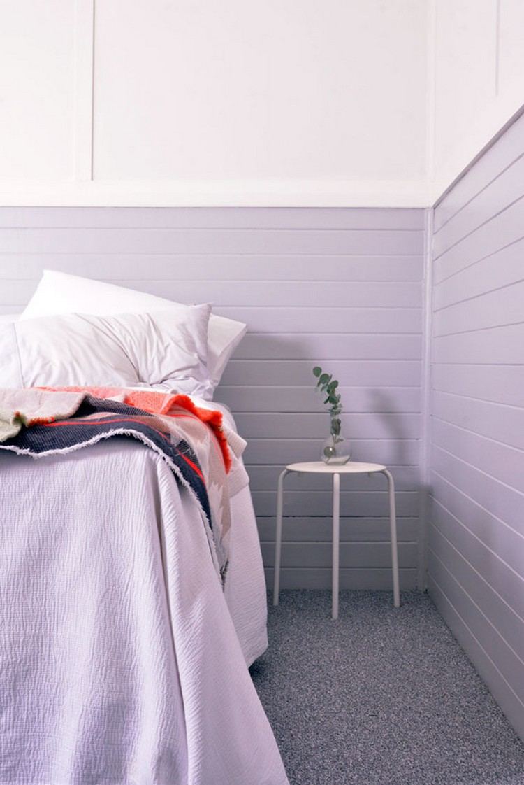 wandfarbe-schlafzimmer-lavendel-weiss-kombination