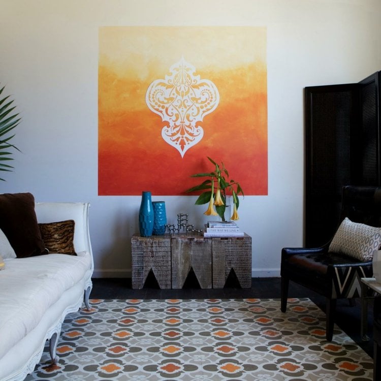 wohnzimmer wandgestaltung orange ombre akzent muster