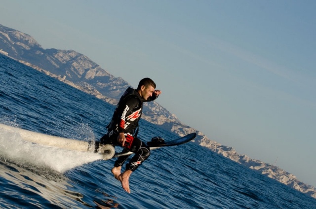 zr-hoverboard-spektakulärer-Sommerspaß-Alternative-zum-Wassersport
