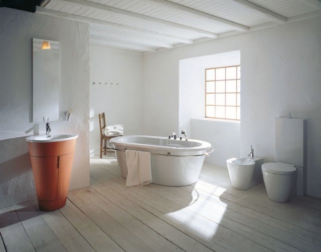 Badezimmer Bilder Bad-Design-Waschbecken-Säulenfuß-freistehende-Wanne-Design-Philipe-Starck