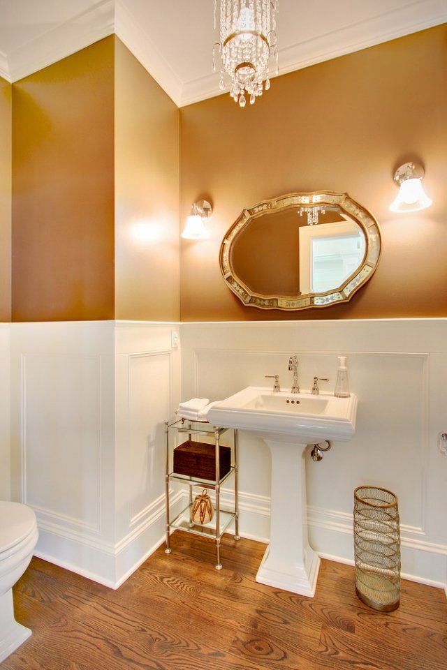Badezimmer-Design-en-vogue-Elemente-klassische-badmöbel-goldfarbe