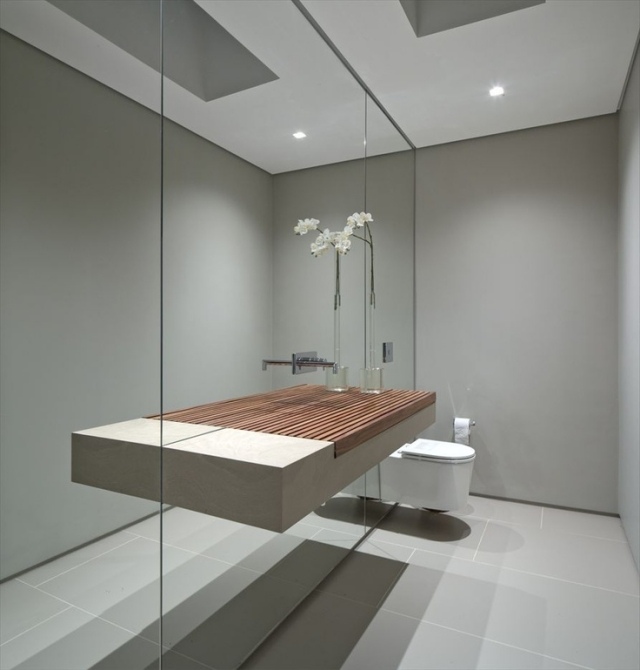 Badezimmer-Spiegelwände-Wandhängender-Waschtisch-Holz-minimalistisches-Innendesign