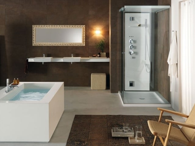 Badideen-Ausstattung-Badewanne-weiß-rechteckig-angenehme-Beleuchtung