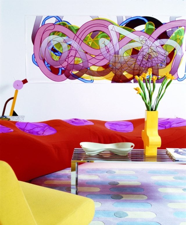 Bunte-Farben-Retro-Wohnzimmer-Muster-und-Figuren