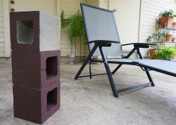 DIY-Pflanzenbehälter-aus-Betonblöcken-Gartenlounge-liegestuhl