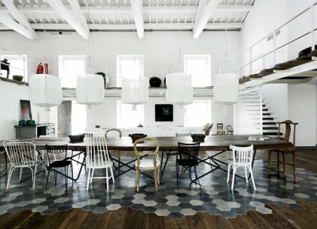 Fliesen Boden Stühle weiß schwarz moderne Loft Wohnung