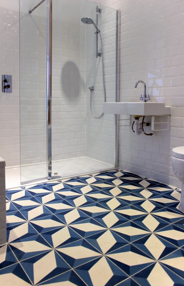 Geometrische-Badezimmer-Fliesen-Muster-glatte-Glasur-Boden-oberfläche-strahlend-blau